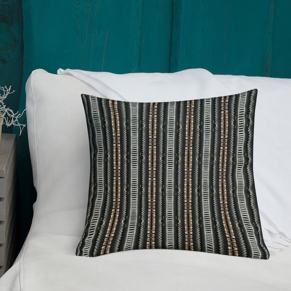 2-in-1 Premium Pillow (Kiss / Black & Tan No. 1)