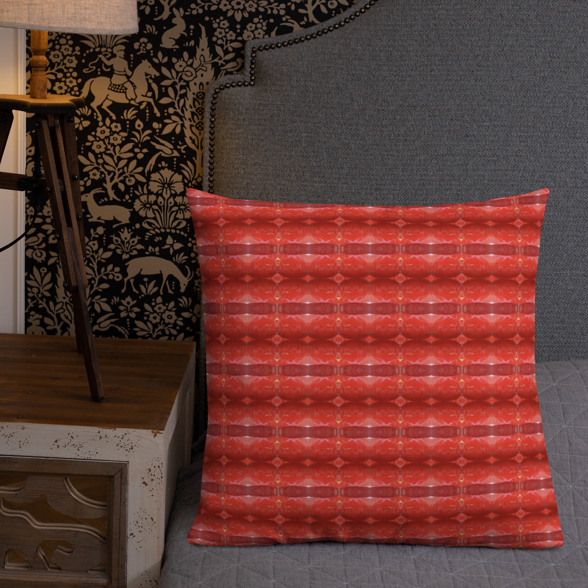 2-in-1 Premium Pillow (Kiss / Black & Tan No. 1)