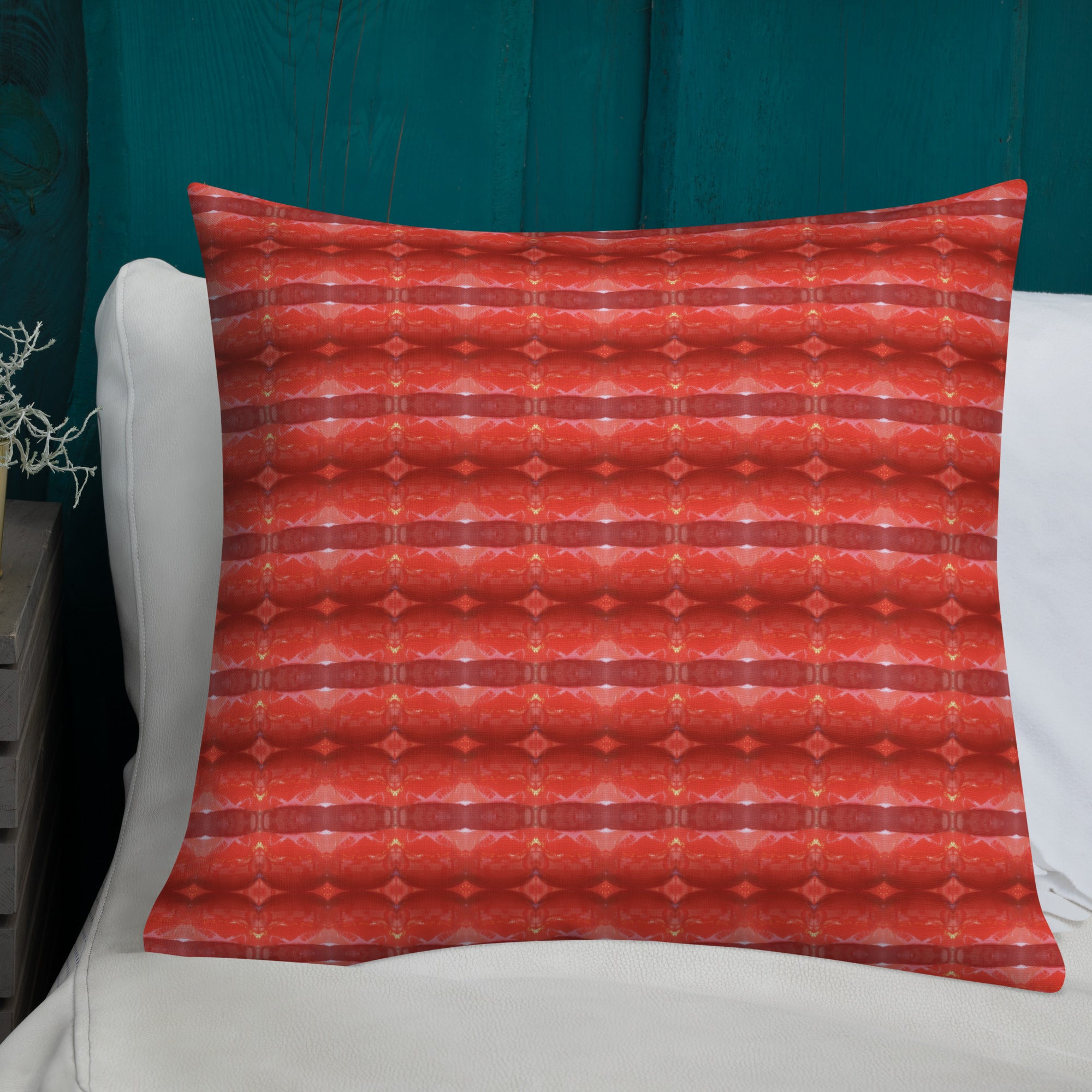 2-in-1 Premium Pillow (Kiss / Black & Tan No. 1)